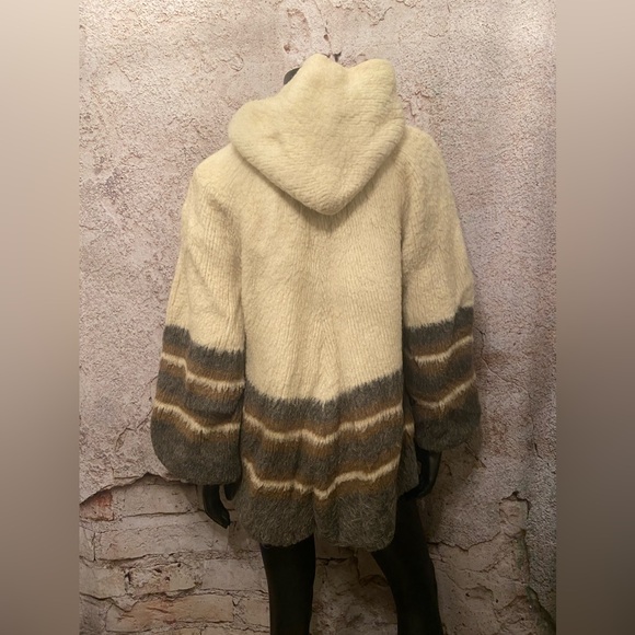 Eider Knit Vintage Wool Bell Shaped Coat from Iceland - Picture 6 of 7